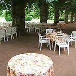 Logis Les Platanes Szálloda Reyssouze