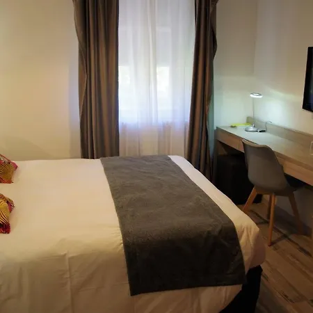 Hotel Logis Les Platanes Reyssouze