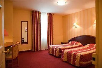 Hotel Logis Les Platanes