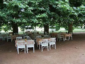 Logis Les Platanes