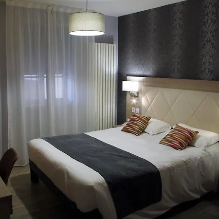 Logis Les Platanes Hotel Reyssouze